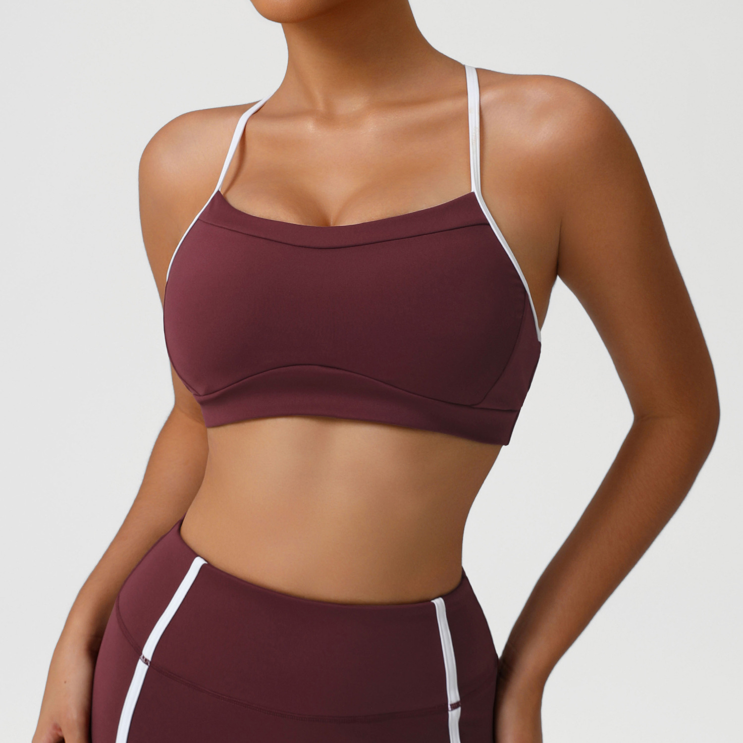 ملابس داخلية رياضية ناعمة ومرن - مراجعة Crop Top Crochet وسعره